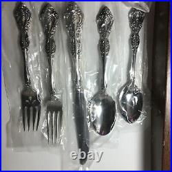 MICHELANGELO 20 piece set- Service for Four (4) -Oneida Stainless Flatware NEW