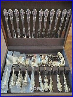 MINT Oneida Community LOUISIANA 68 Pc Silverware Flatware Set for 12 Stainless