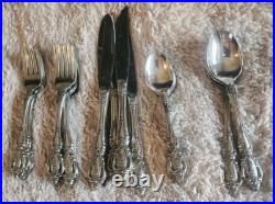 Monte Carlo 37 piece Set Service For 6 Oneida Delux Stainless 18/10