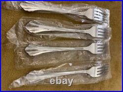NEW IN PACKAGE! Oneida Community Stainless CLARETTE (4) Dinner Forks 2available