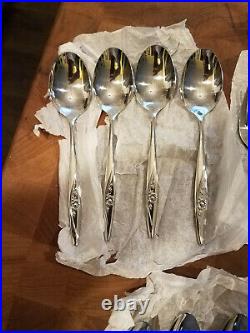 NEW ONEIDA 20-Piece Service for Four LASTING ROSE Deluxe Stainless Flatware