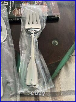 NEW Oneida Ridgecrest Stainless 69 pcs Flatware Set 12 Place Settings 9 Serving