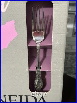 NIB Oneida Wordsworth Stainless Steel Flatware 64-piece Set for 12 with Box Rare