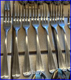 NORTHLAND Oneida POST ROAD 40 PC SATIN STAINLESS FLATWARE SET