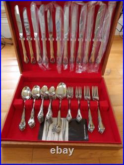NOS Celebrity Oneida SSS 75 Piece Flatware Set of 12 NEW OLD STOCK, in Case