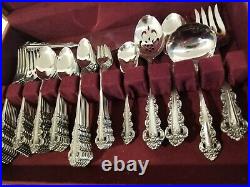 ONEIDA ARTISTRY STAINLESS FLATWARE Set. Service for 8. 62 PIECES. With WOOD CASE