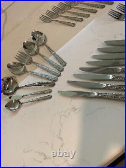 ONEIDA DELUXE GLOSSY STAINLESS CHERIE Pattern Flatware Set Plus Serving