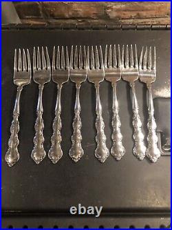 ONEIDA Deluxe Stainless Mozart Flatware 39 Pieces See Photos -Read