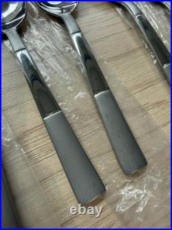 ONEIDA Echo Vietnam 20 Pieces