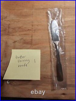 ONEIDA STAINLESS FLATWARE SET Of 53 Style 644 NEW IN PLASTIC