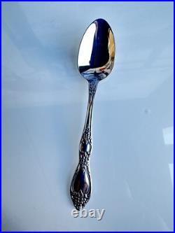 ONEIDA Vintage Stainless SILVER Huntington DELUX Kings and Queens One Set 62 Pcs
