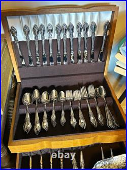 Oneida 105 Stainless Flatware Set for 8, Floral Handles, Wood Case