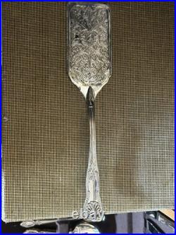 Oneida 105 Stainless Flatware Set for 8, Floral Handles, Wood Case