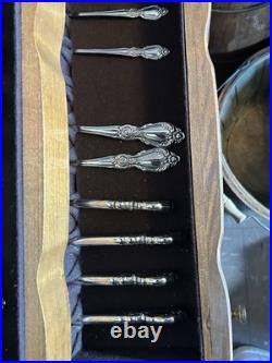Oneida 105 Stainless Flatware Set for 8, Floral Handles, Wood Case