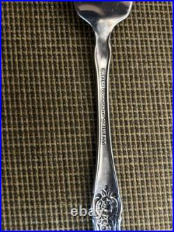 Oneida 105 Stainless Flatware Set for 8, Floral Handles, Wood Case