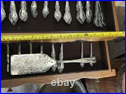 Oneida 105 Stainless Flatware Set for 8, Floral Handles, Wood Case