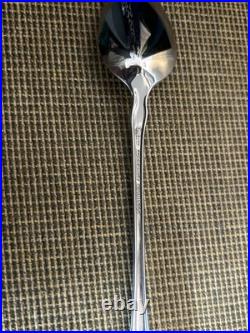 Oneida 105 Stainless Flatware Set for 8, Floral Handles, Wood Case