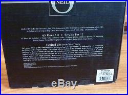 Oneida 18/10 Stainless Mandolina 65 PC flatware set service for 12 F019065A