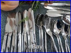 Oneida 18/8 USA Community Stainless TWIN STAR 61pc Set with Serving Excellent