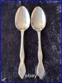 Oneida 1881 Rogers TWILIGHT Stainless Flatware 34 pc Mix Lot Spoons Knives Serve