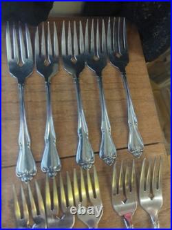 Oneida 1881 Rogers True Arbor Rose Stainless Flatware Set Lot 60 Pieces Oneida 1881 Rogers True Arbor Rose Stainless Flatware Set Lot 60 Pieces