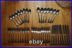 Oneida AMERICAN INDEPENDENCE DELUXE Satin Stainless Flatware Set of 43 Pieces