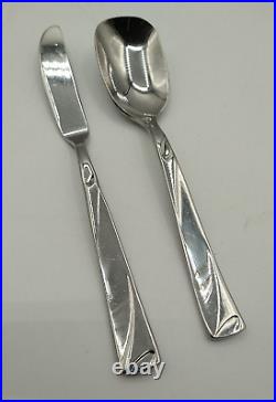 Oneida Allure Pattern Stainless Flatware 41 Piece Glossy Swirl plus Serving Pcs