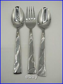 Oneida Allure Pattern Stainless Flatware 41 Piece Glossy Swirl plus Serving Pcs