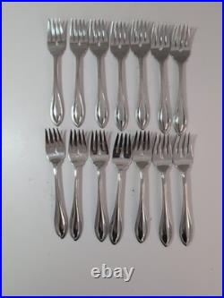Oneida Arbor American Harmony Stainless Flatware Set 70 pcs Beaded Edge