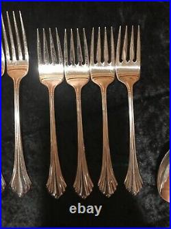 Oneida Bancroft Stainless Flatware Set 24 pieces Four 5-Pc Settings