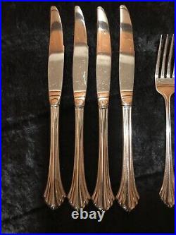 Oneida Bancroft Stainless Flatware Set 25 pieces Four 5-Pc Settings