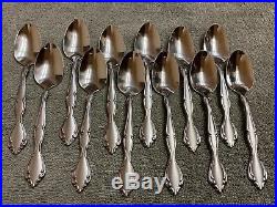 Oneida CANTATA Stainless flatware 65 pieces Excellent