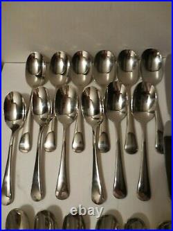 Oneida Chandler 65 Piece Service for 12 Quality Stainless 18/10 Flatware with Tray
