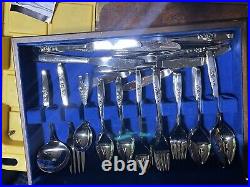 Oneida Community 80 Pc Ventage Flatware