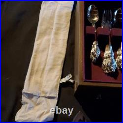 Oneida Community 81pc Stainless Flatware Set, Service for 8, Floral Wood Case