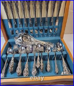 Oneida Community BRAHMS 87 Pieces SS Flatware & Serving Set withWood Case READ