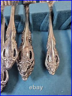 Oneida Community BRAHMS 87 Pieces SS Flatware & Serving Set withWood Case READ