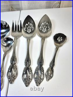 Oneida Community BRAHMS 87 Pieces SS Flatware & Serving Set withWood Case READ