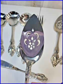 Oneida Community BRAHMS 87 Pieces SS Flatware & Serving Set withWood Case READ