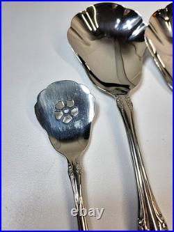 Oneida Community BRAHMS 87 Pieces SS Flatware & Serving Set withWood Case READ