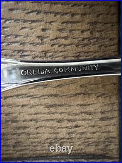 Oneida Community Brahms 65 Pc Stainless Flatware Set Service for 12