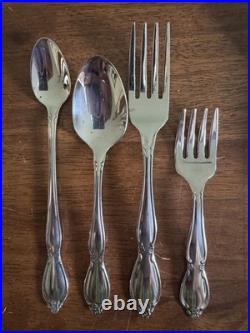 Oneida Community Chatelaine Stainless Flatware (set Of 22)