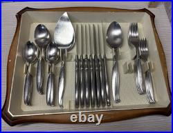 Oneida Community Driftwood Stainless Flatware & Tray 42 Pieces. Free Shipping