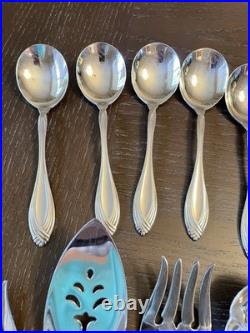 Oneida Community Heiress Stainless 12 Piece Serving Utensils 12 Soup Spoons