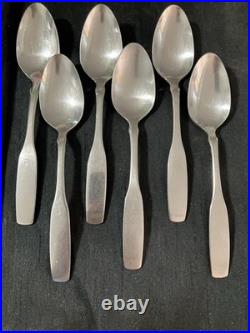 Oneida Community Paul Revere Stainless Flatware Service For 12