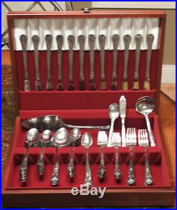 Oneida Community Plantation Stainless Flatware 82 Pieces With Case And Serving