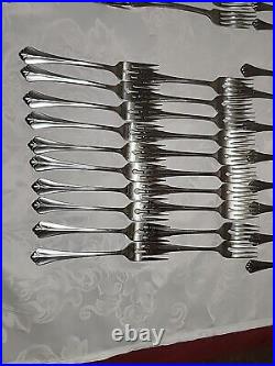 Oneida Community ROYAL FLUTE Stainless Flatware 131 Pieces 18/10 + Wood Chest