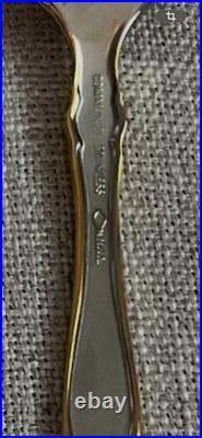 Oneida Community Stainless Flatware GOLDEN ROYAL CHIPPENDALE 20 Piece Service 4