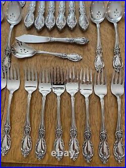 Oneida Community Stainless LOUISIANA Flatware Forks Knives Spoons Lot 44 Pieces