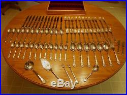 Oneida Community Stainless SATINQUE Service For 12 Flatware 14 Serving Pcs. Box